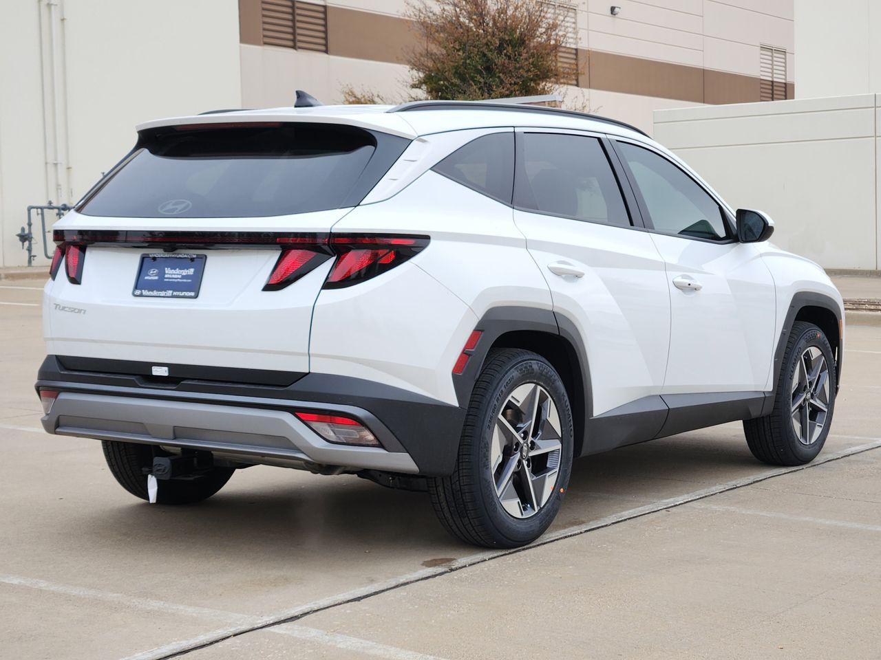 New 2026 W6H White Hyundai SEL FWD image 4