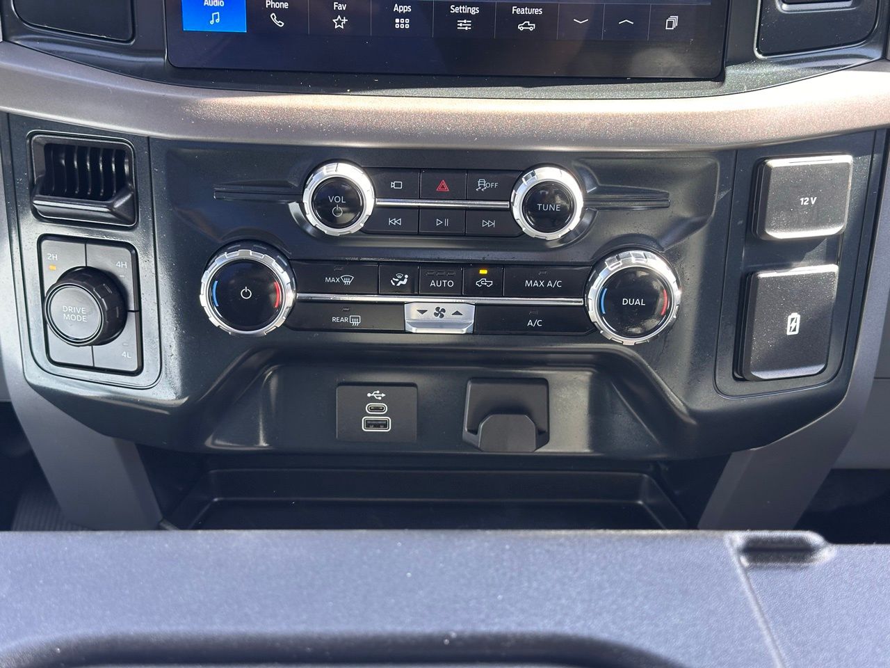 Used 2025 Harbor Gray Metallic Ford XLT image 30