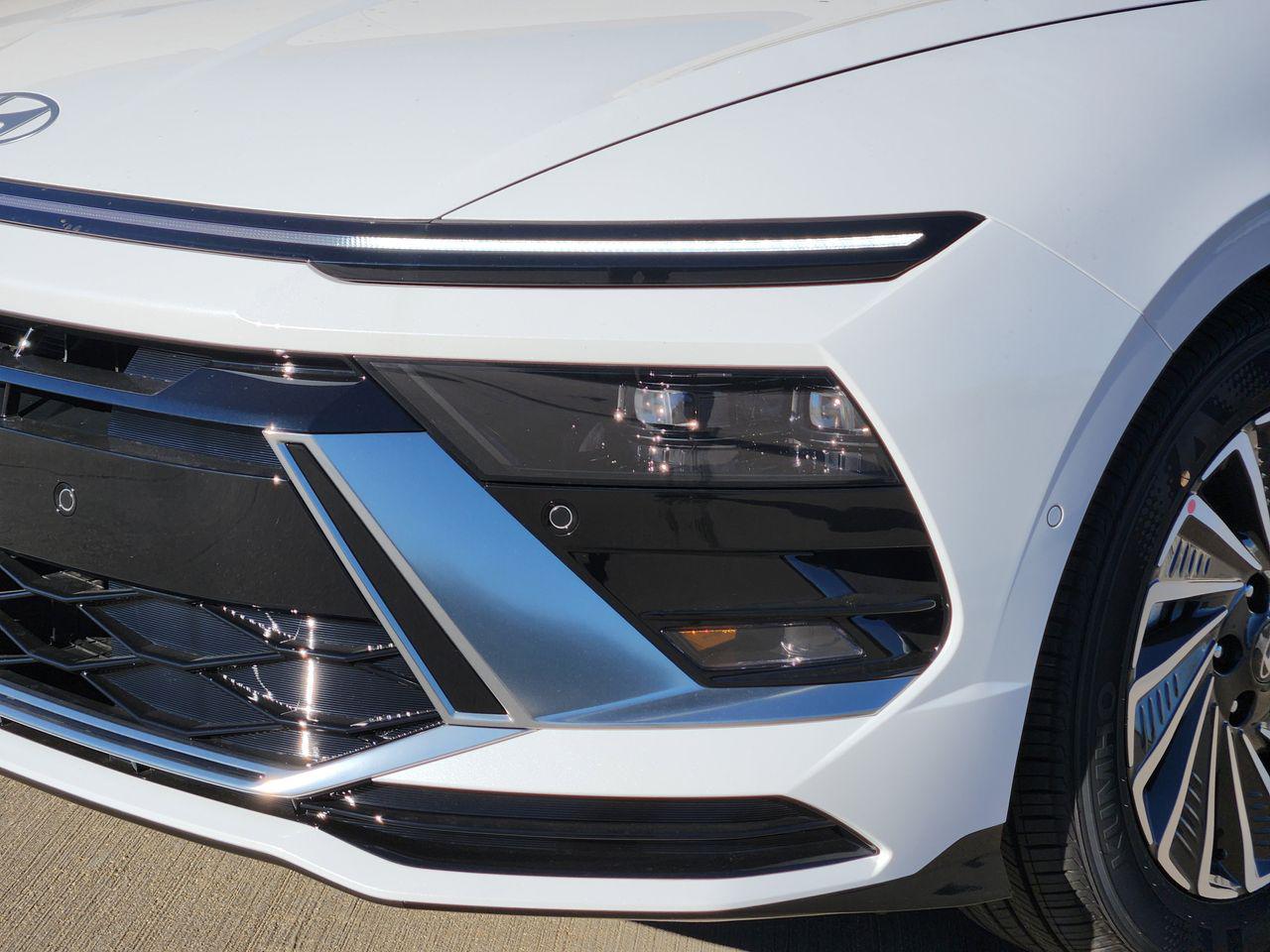 New 2026 W6H White Hyundai Limited image 6