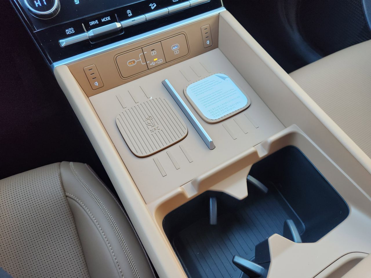 New 2026 W6H White Hyundai Calligraphy FWD image 19