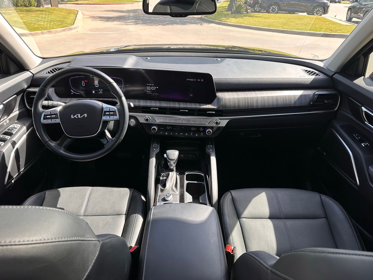 Used 2025 Ebony Black Kia EX image 19