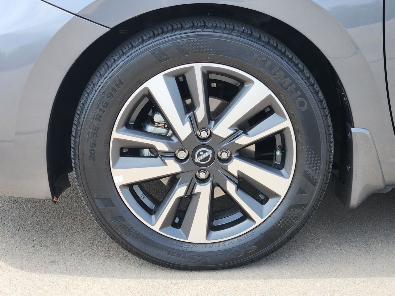 Used 2024 Gun Metallic Nissan 1.6 SV image 9