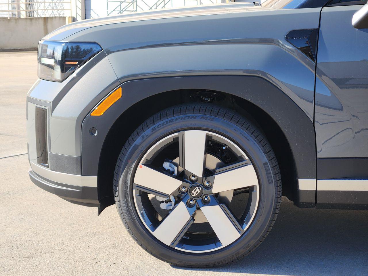 New 2026 NT2 Gray Hyundai Limited FWD image 5