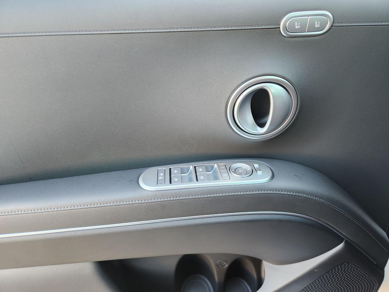New 2026 Creamy White Pearl Hyundai SEL Premium 8P image 23