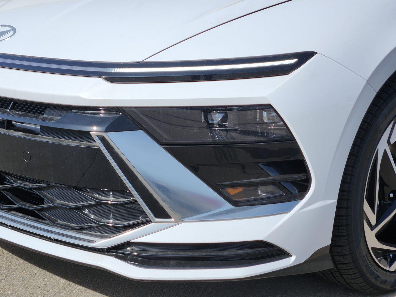 New 2026 Serenity White Hyundai SEL Sport image 6