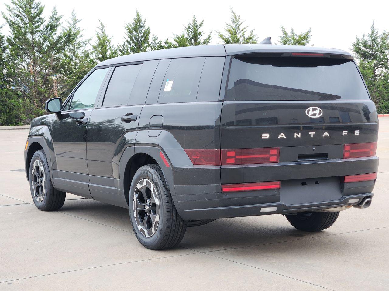 New 2026 Phantom Black Hyundai SE FWD image 3