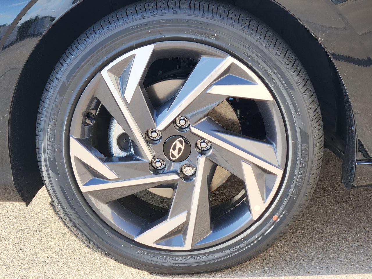 New 2026 Abyss Black Hyundai Limited image 7