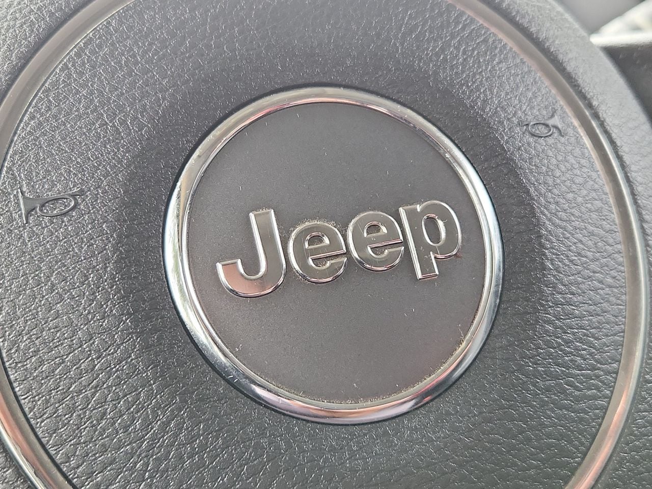 Used 2017 Granite Crystal Jeep Latitude image 29
