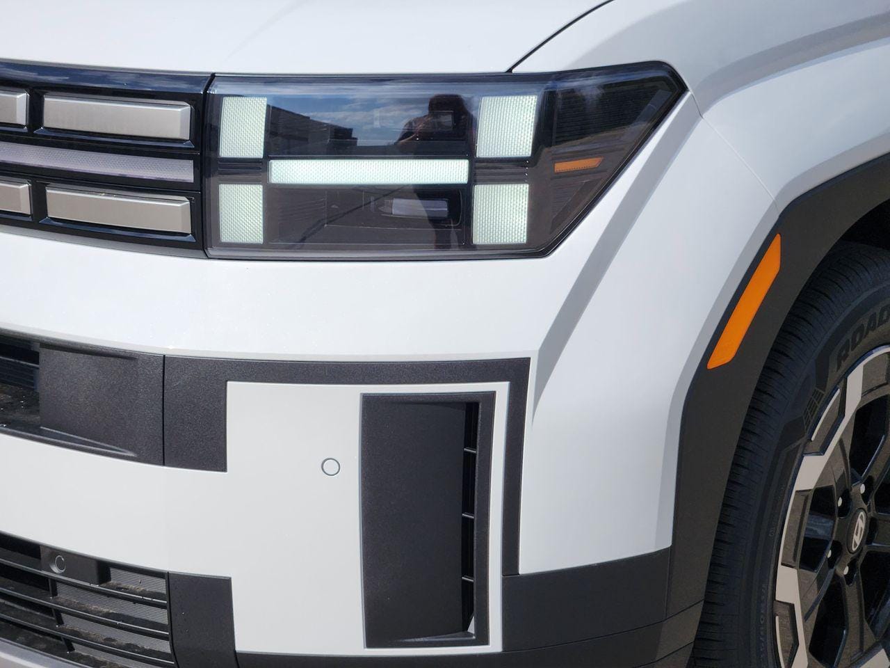 New 2026 W6H White Hyundai SEL FWD image 6