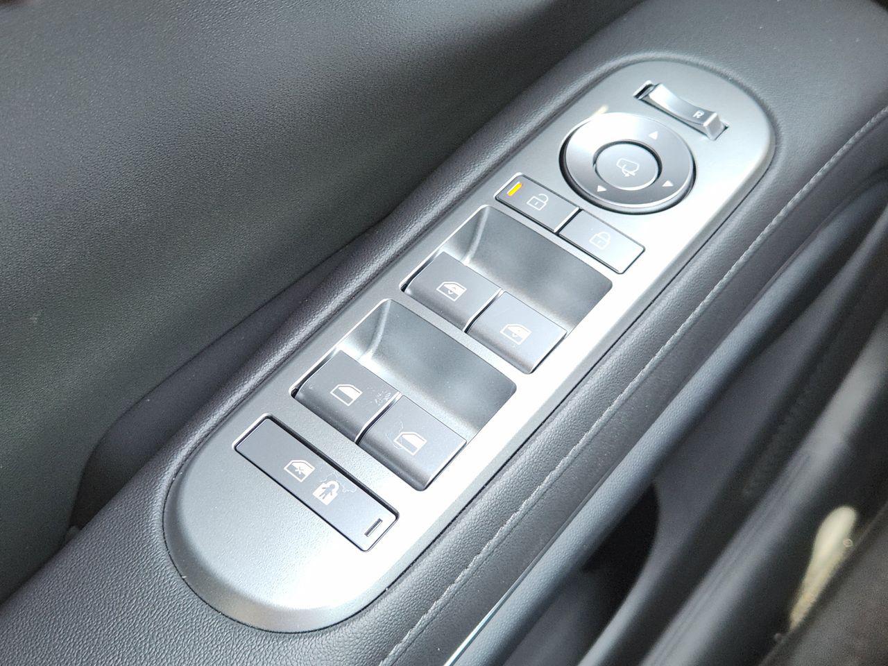 New 2027 Shimmering Silver Hyundai SEL Premium FWD image 21