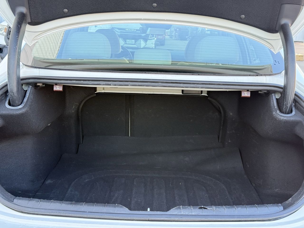 Used 2024 Serenity White Hyundai SEL image 29