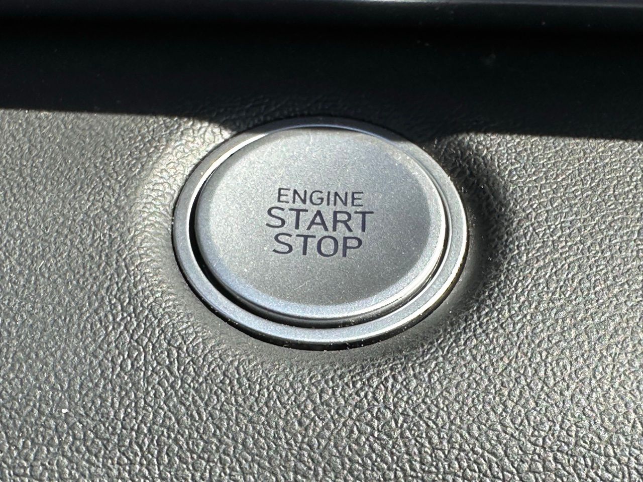 Used 2025 Fluid Metal Hyundai Blue image 35