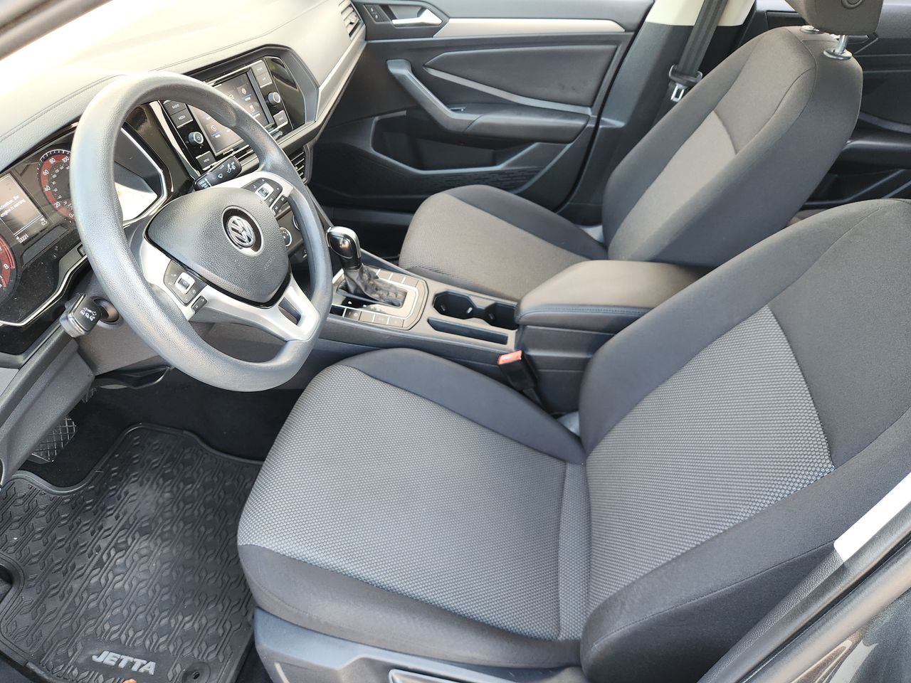 Used 2020 Pyrite Silver Volkswagen 1.4T S image 22