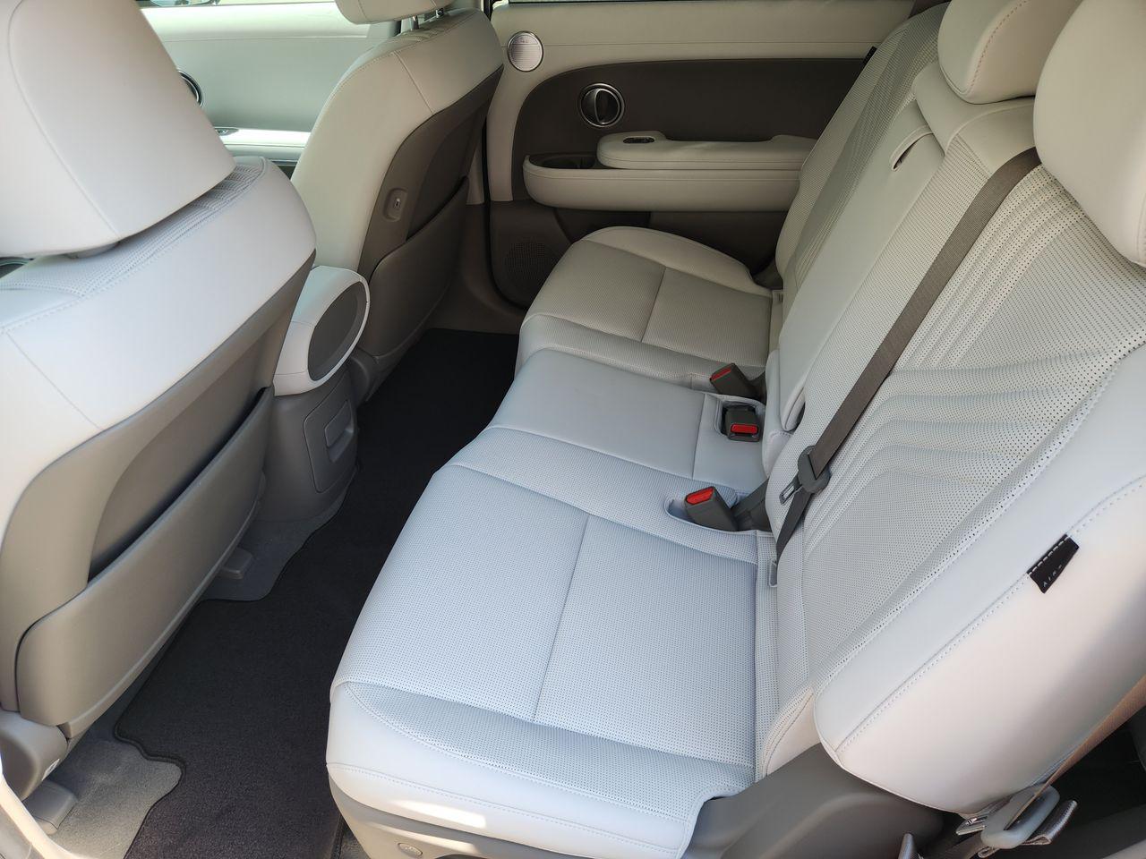 New 2027 Abyss Black Pearl Hyundai SEL Premium 8P image 30