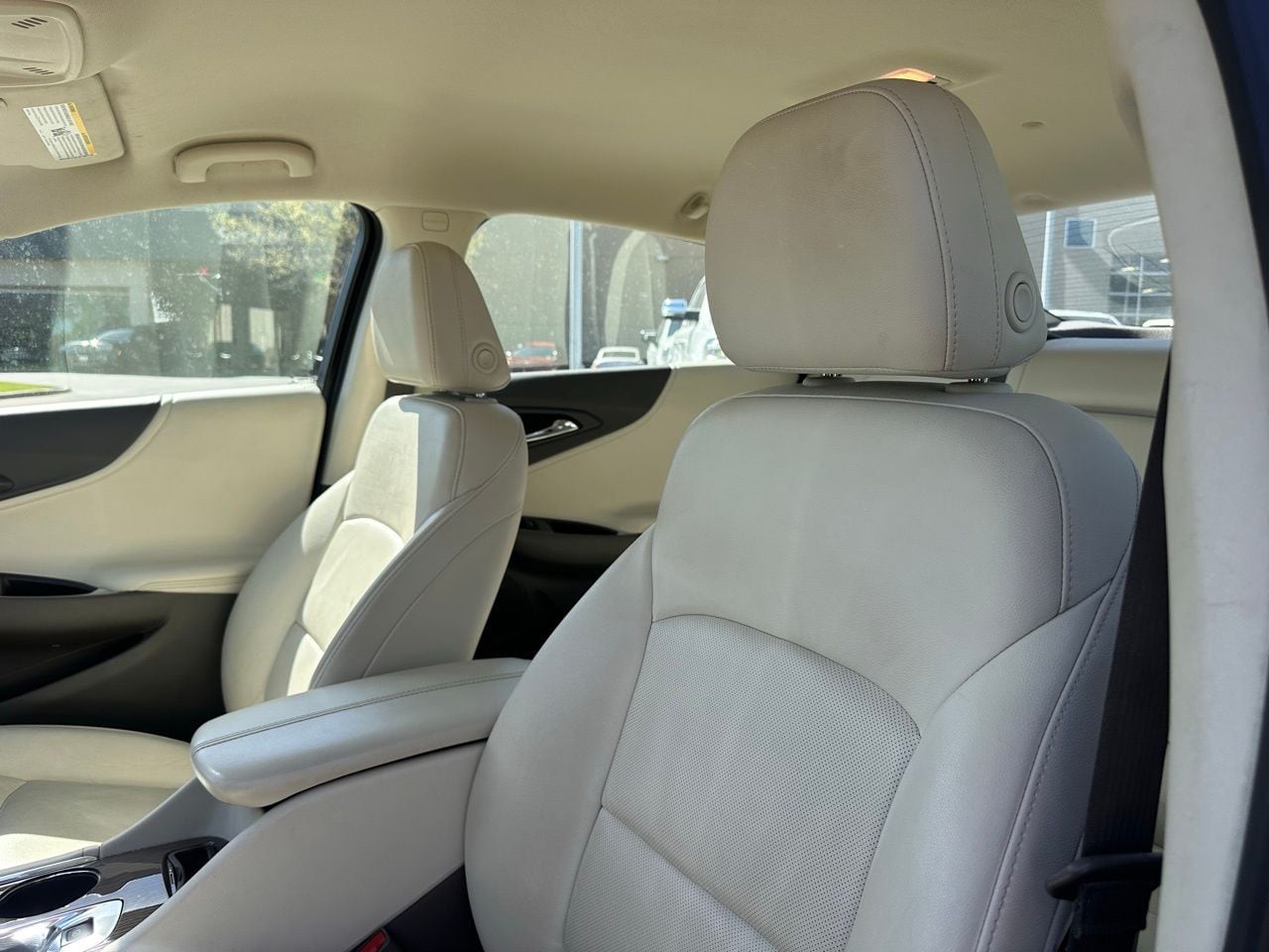 Used 2024 Summit White Chevrolet LT 2LT image 19