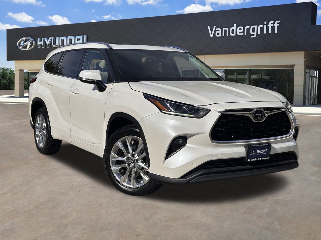 2021 Toyota Highlander Limited's photo
