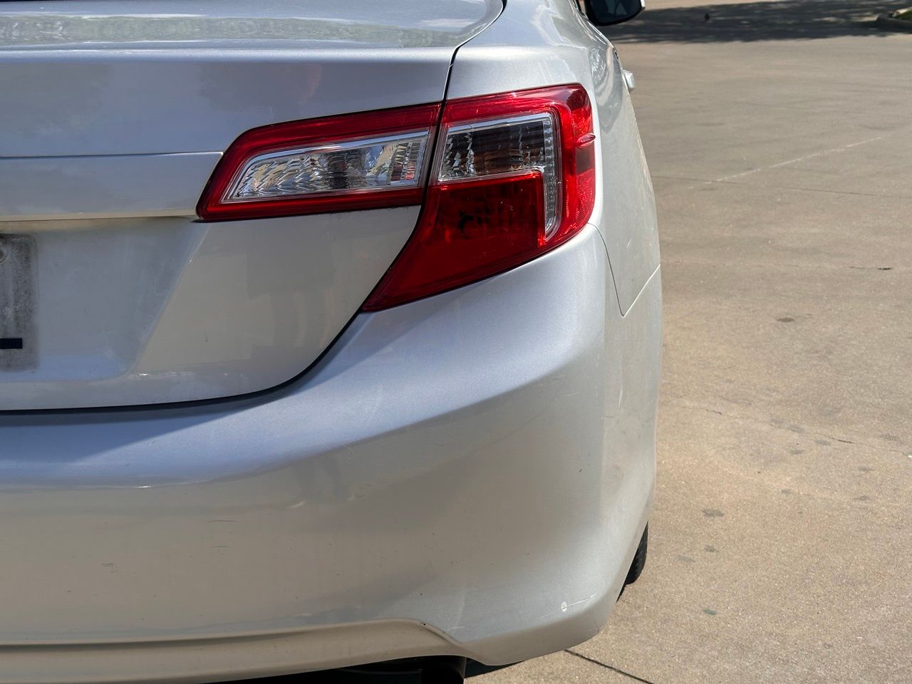 Used 2012 Classic Silver Toyota LE image 13