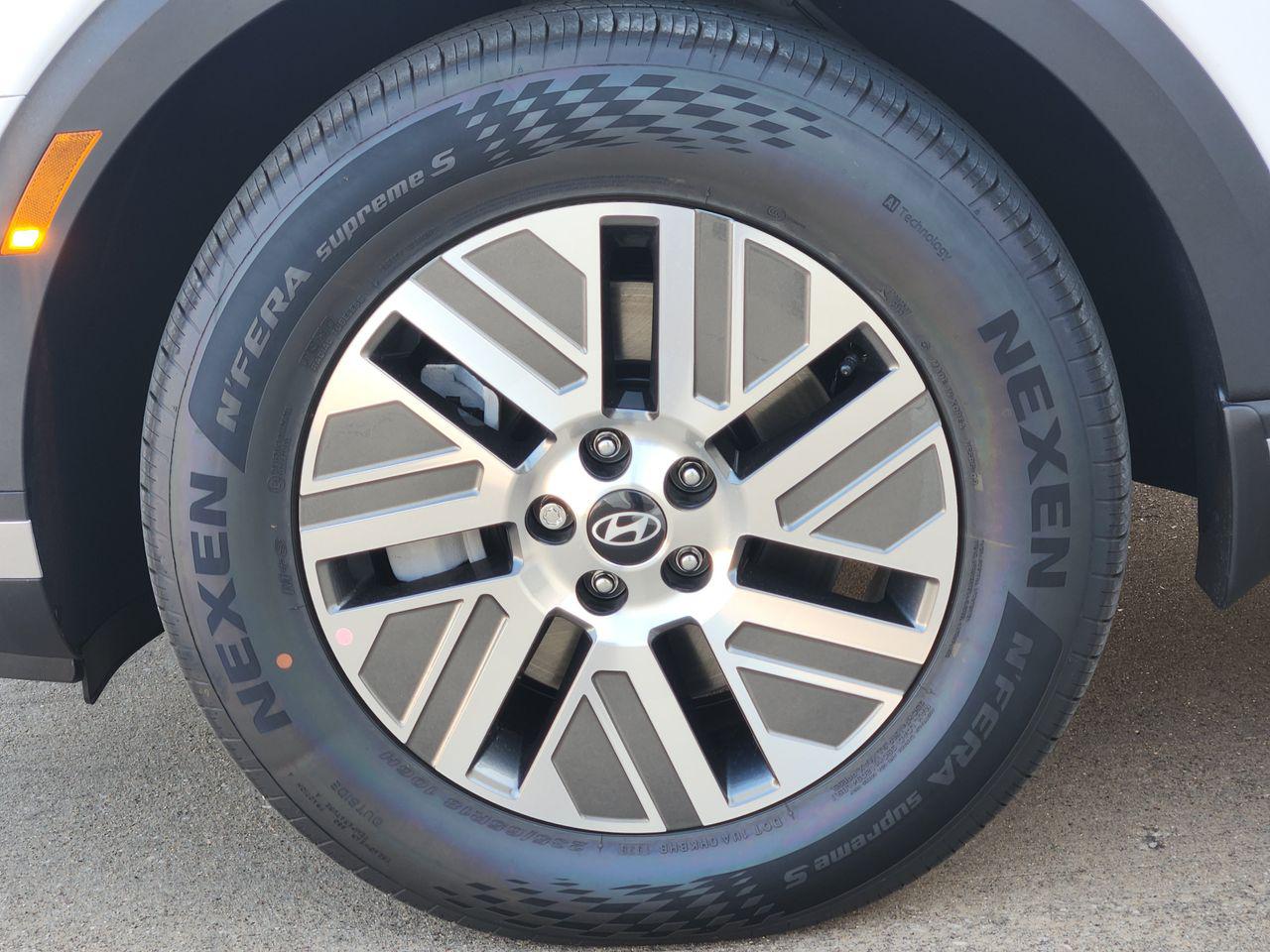 New 2026 Creamy White Pearl Hyundai SEL Premium 7P image 7
