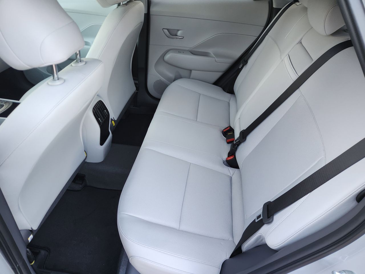 New 2026 C5G Gray Hyundai SEL Sport FWD image 28