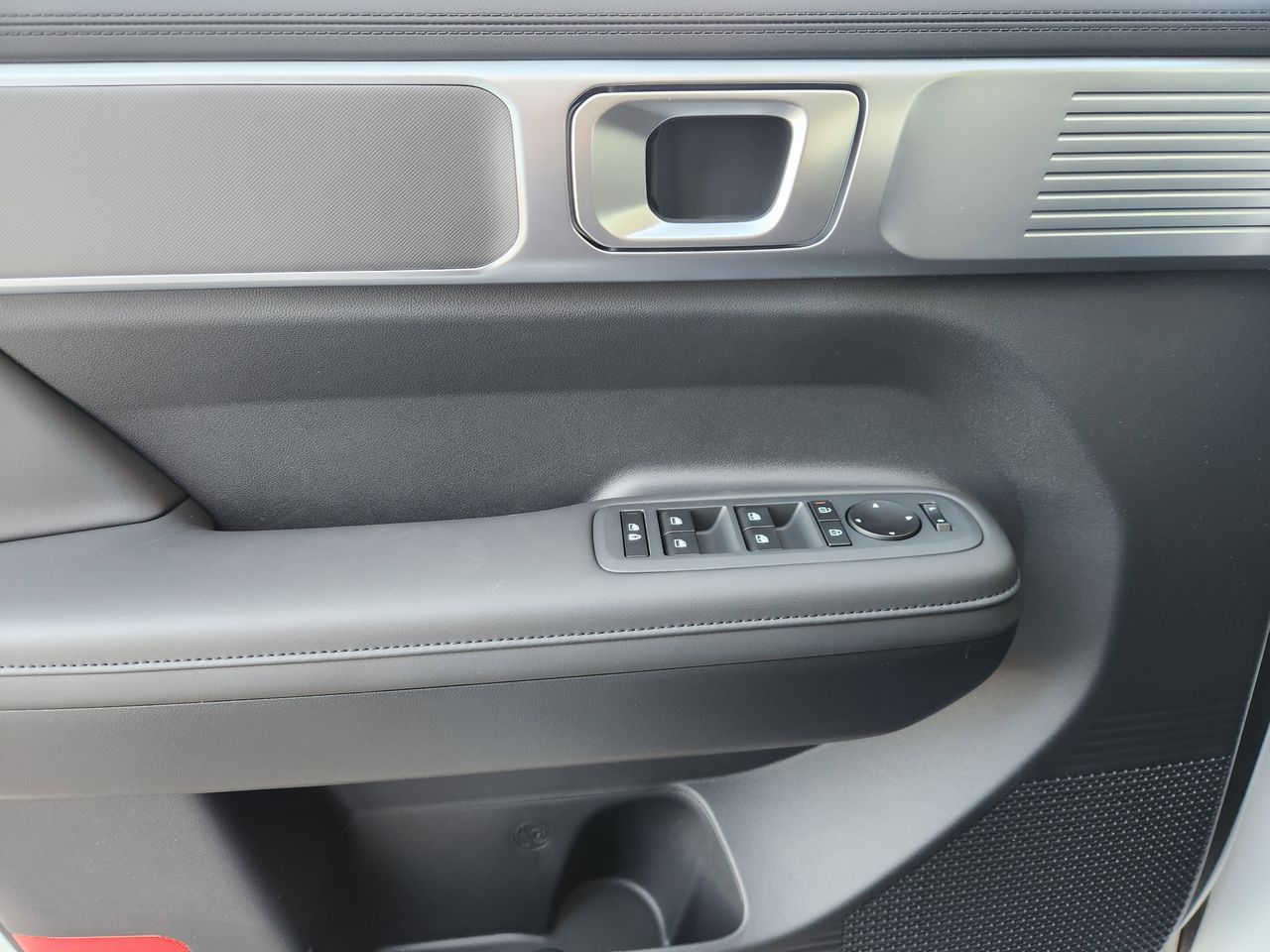 New 2026 W6H White Hyundai SEL FWD image 22