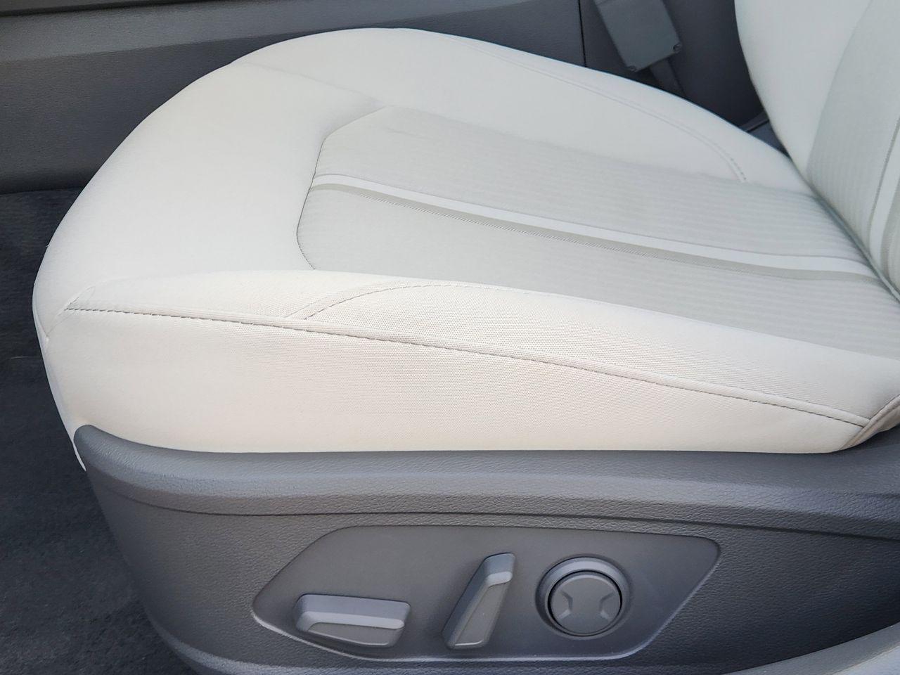 New 2026 T4A Silver Hyundai SEL Sport image 24