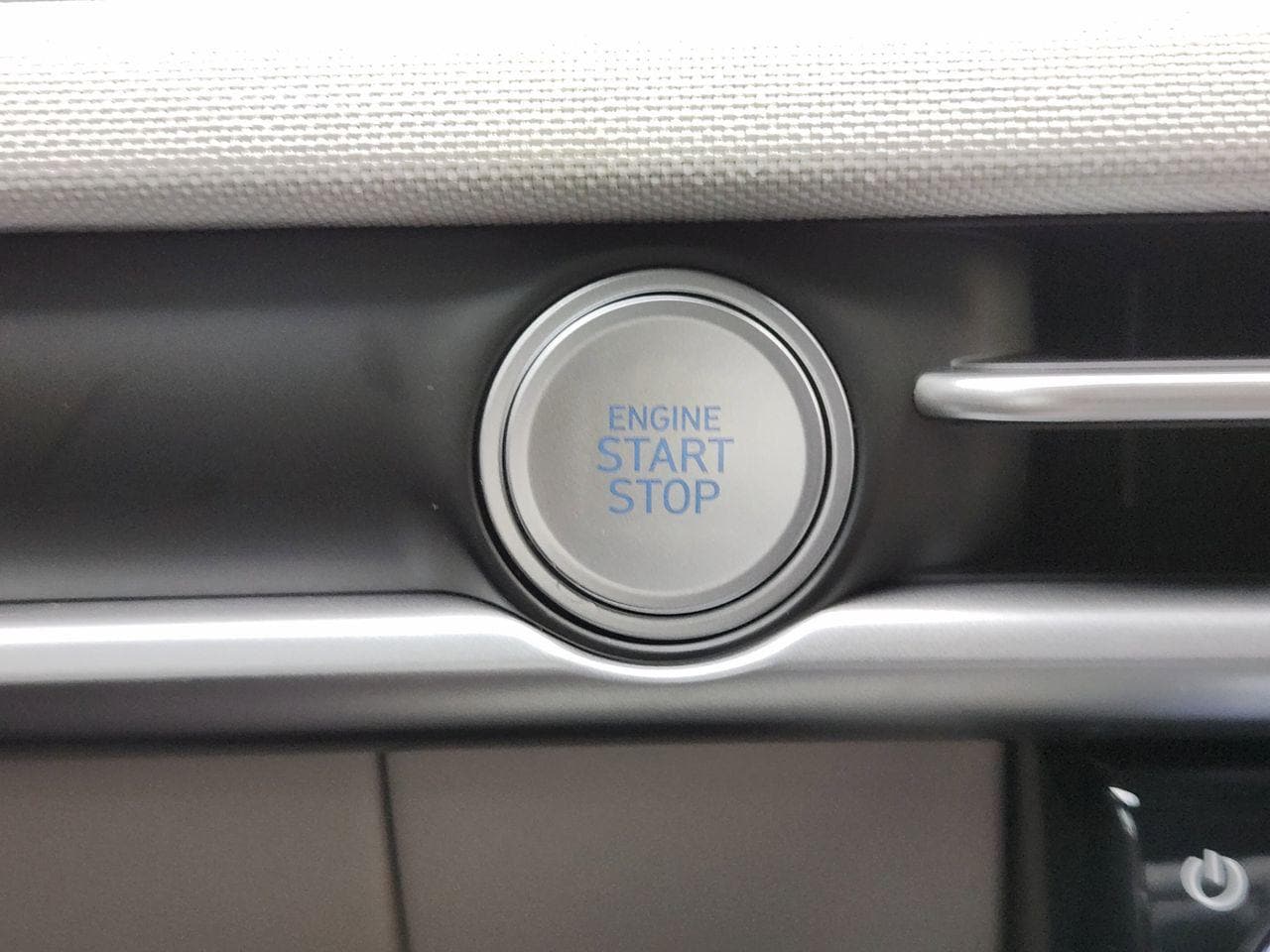 New 2026 Shimmering Silver Hyundai Limited FWD image 16