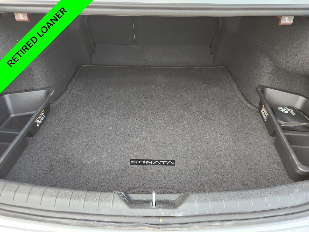 New 2025 T4A Silver Hyundai SEL Convenience image 33