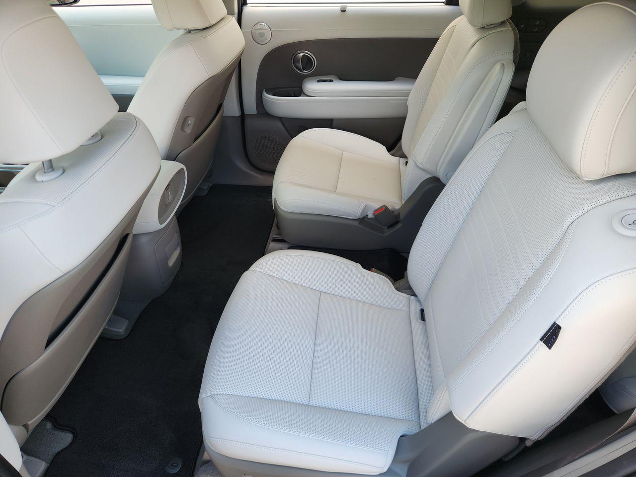 New 2027 Abyss Black Pearl Hyundai Limited 7P image 30