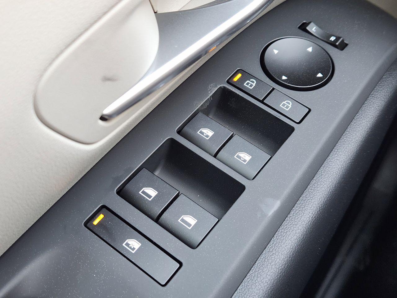 New 2026 R2T Silver Hyundai SEL FWD image 21