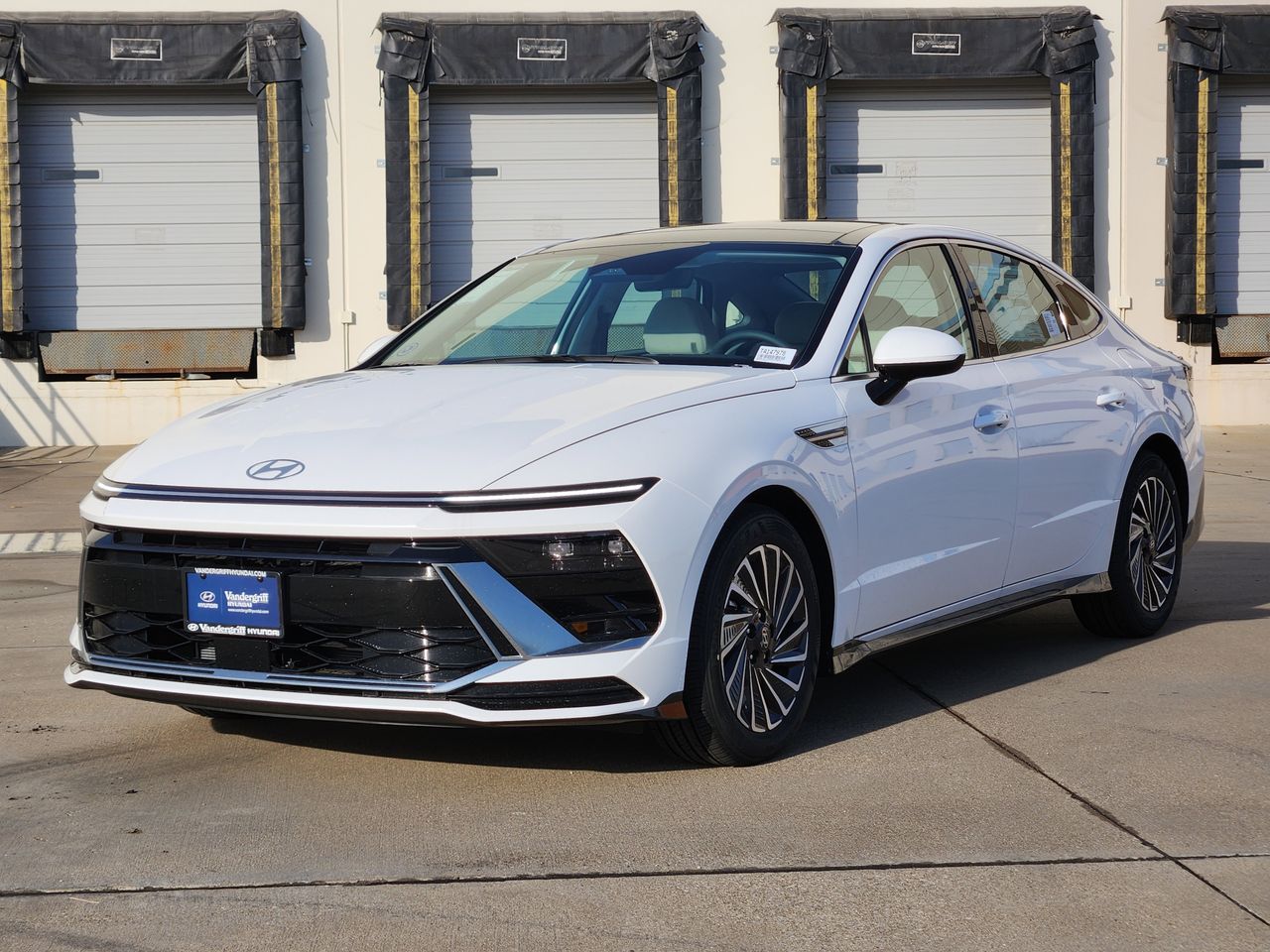 New 2026 W6H White Hyundai SEL image 2