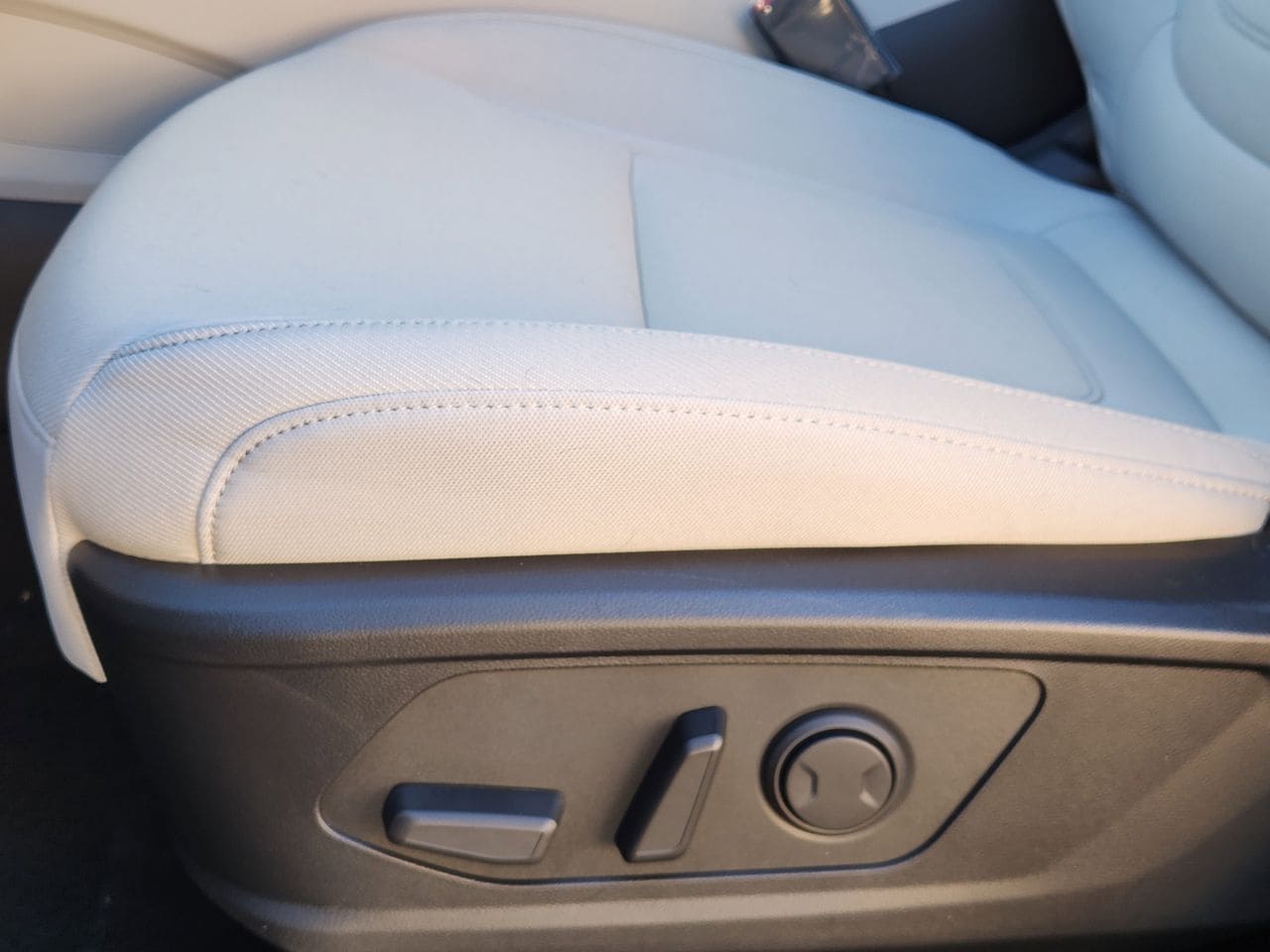 New 2026 NT2 Gray Hyundai SEL FWD image 23