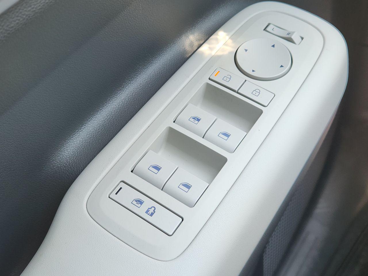 New 2027 Hampton Gray Hyundai SE FWD image 20