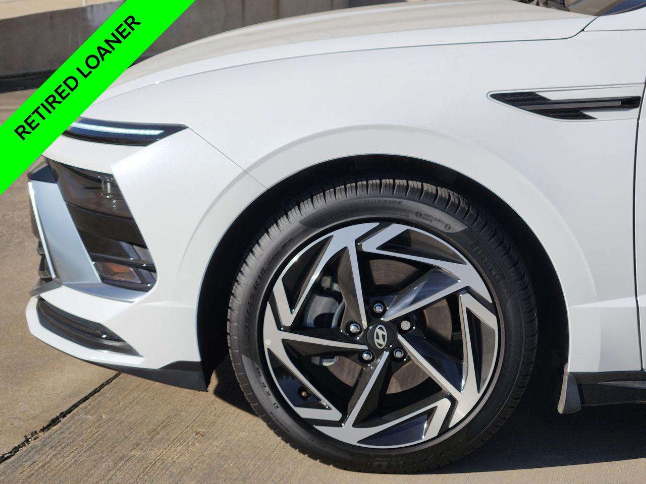 New 2025 W6H White Hyundai SEL Convenience image 5