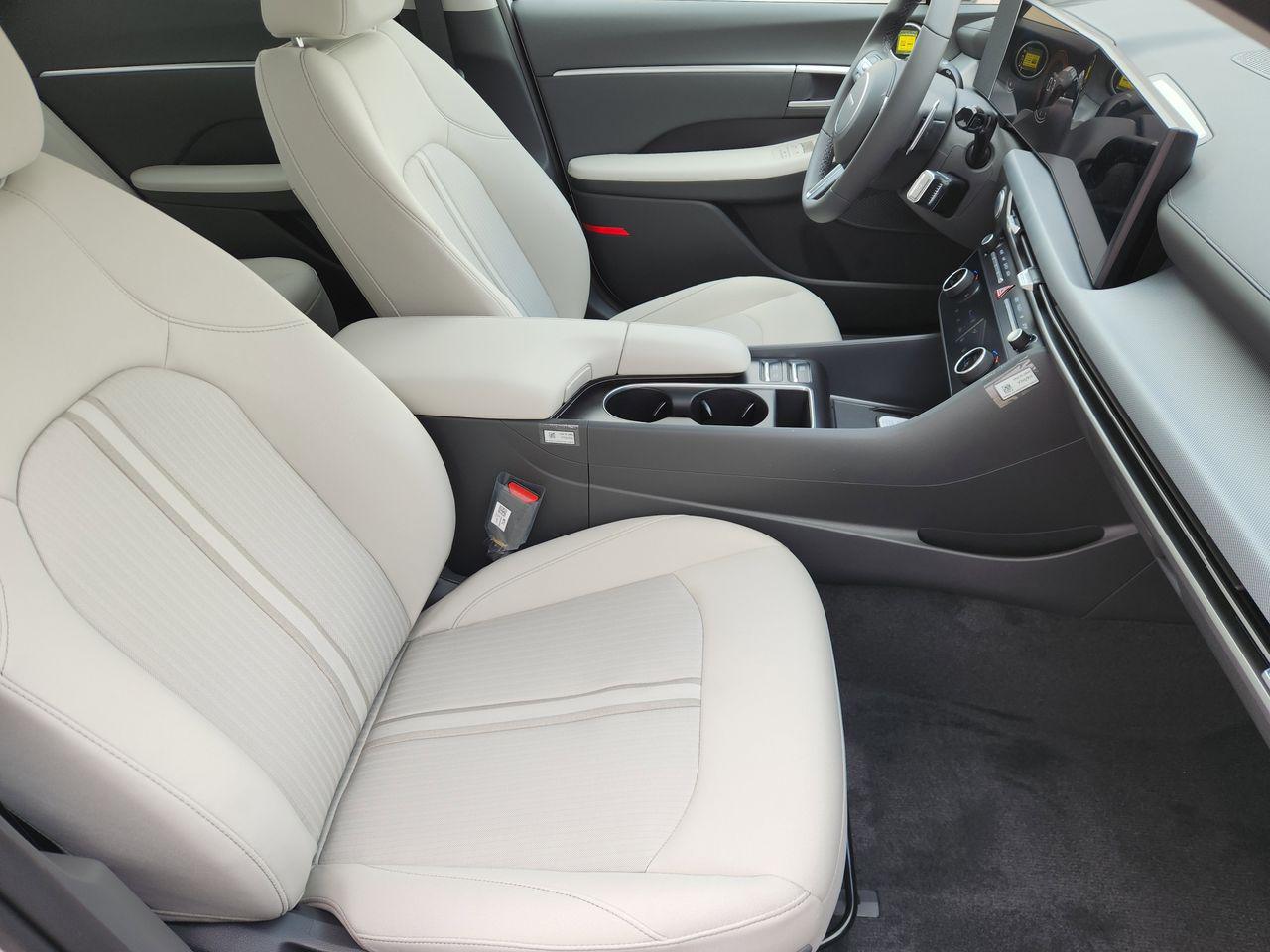 New 2026 Serenity White Hyundai SEL Sport image 10