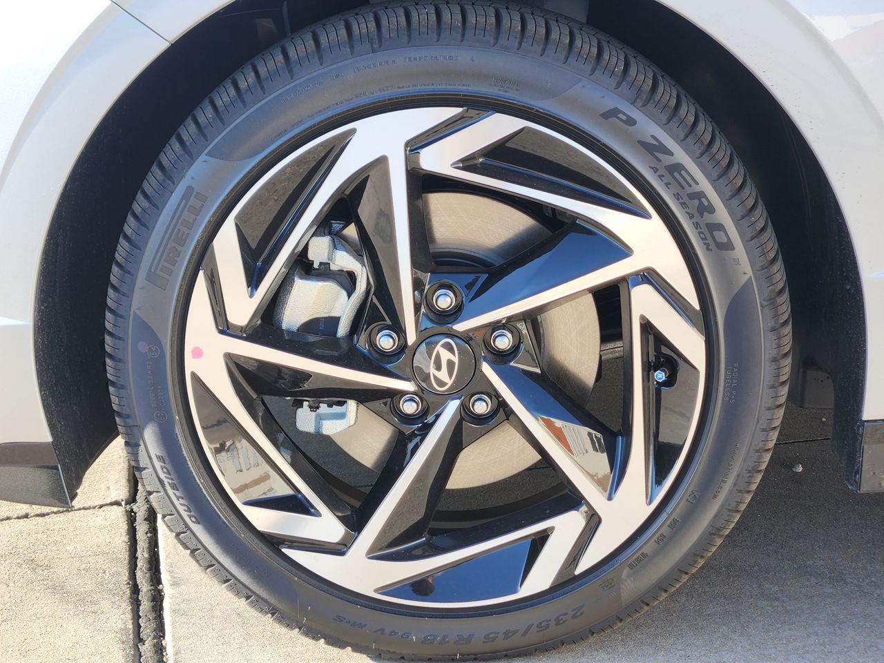 New 2026 Aero Silver Hyundai SEL Sport image 7