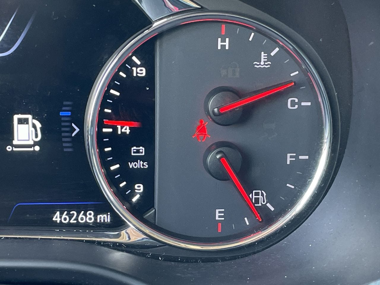 Used 2023 Summit White GMC Denali image 14