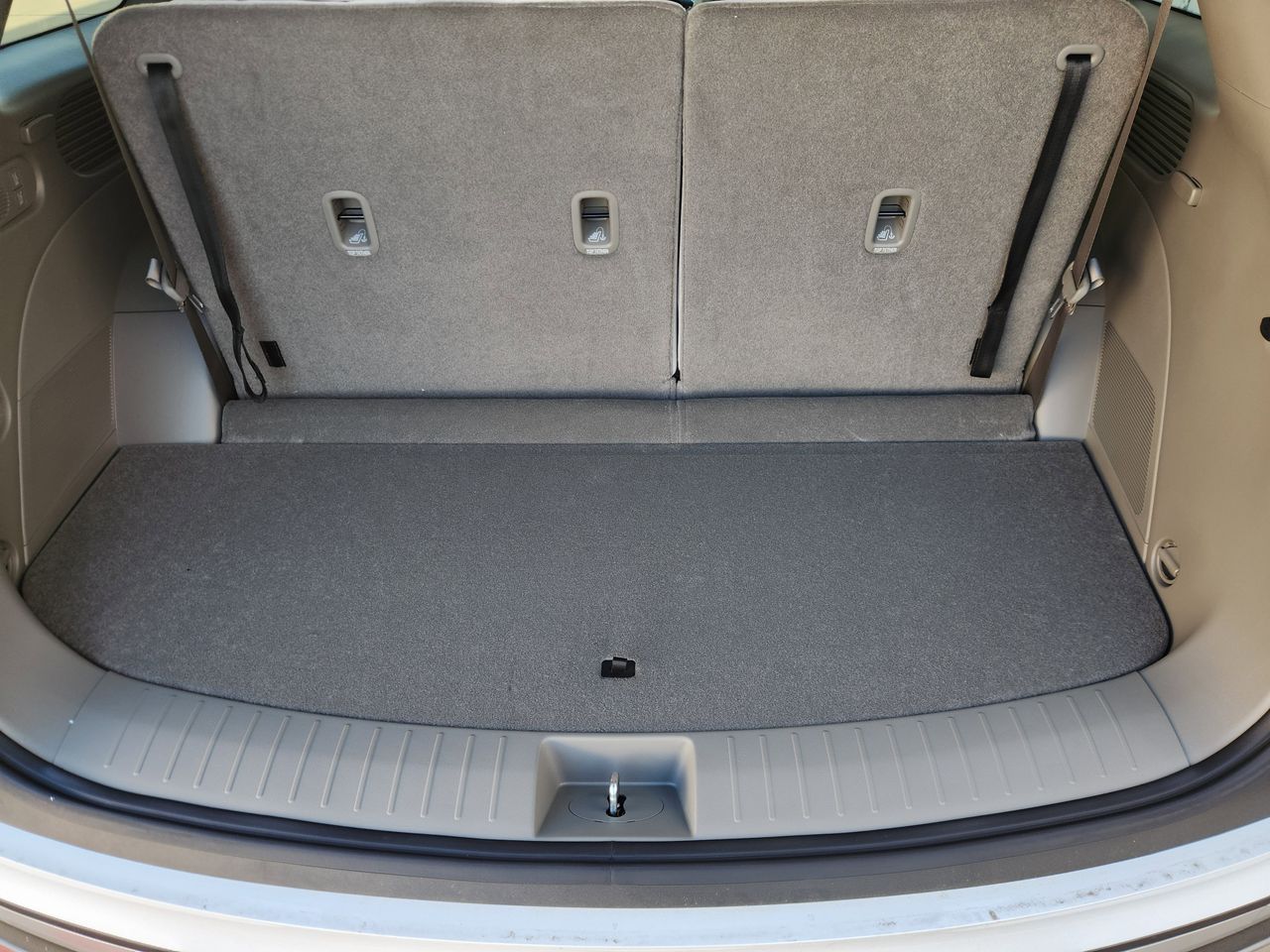 New 2026 WC9 White Hyundai SEL FWD image 31