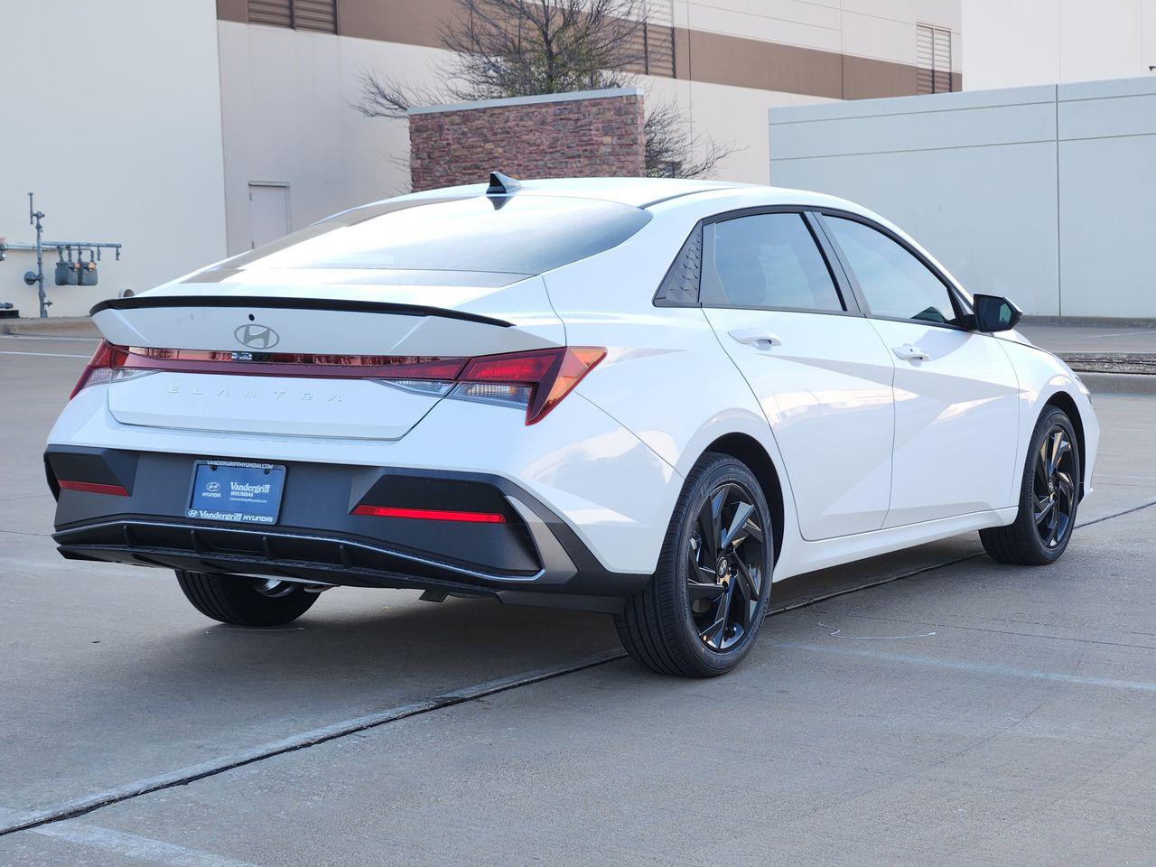 New 2026 W6H White Hyundai SEL Sport image 4