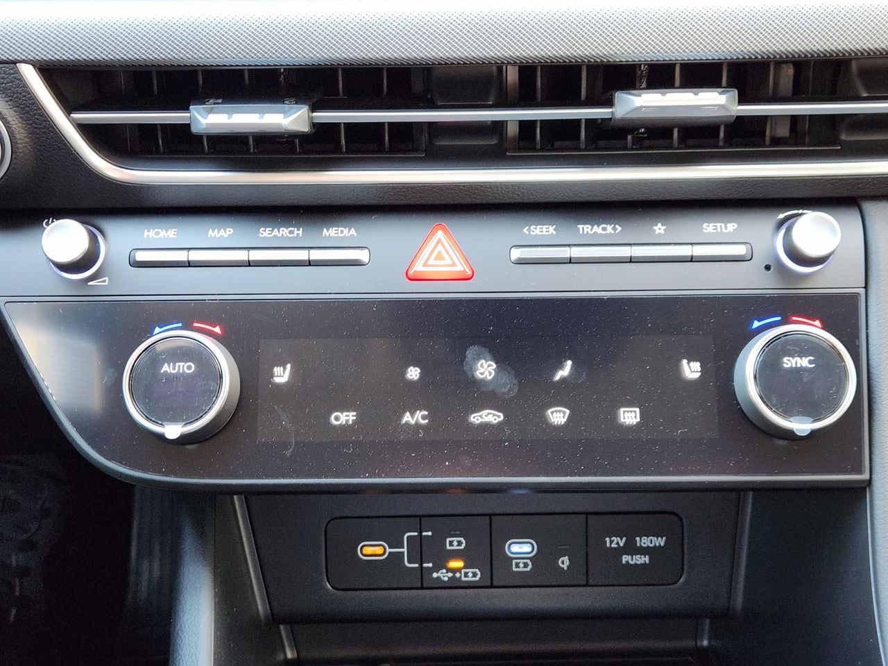 New 2026 T4A Silver Hyundai SEL Sport image 15