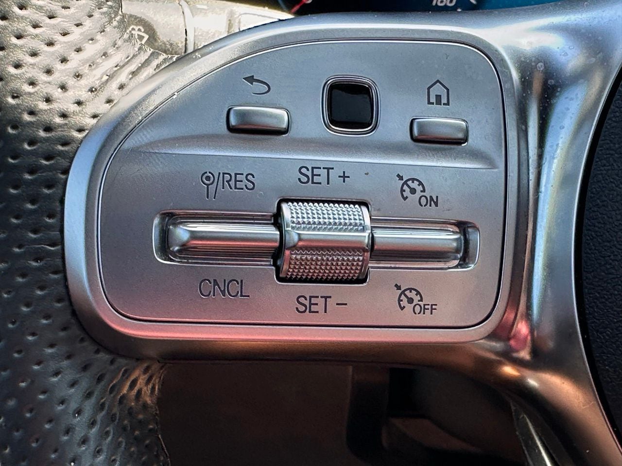 Used 2023 Nautical Blue Metallic Mercedes-Benz GLC 300 Coupe 4matic® image 27