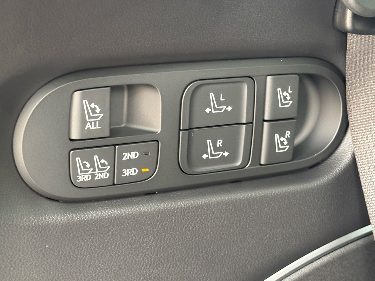 Certified Used 2026 Abyss Black Pearl Hyundai Calligraphy image 19