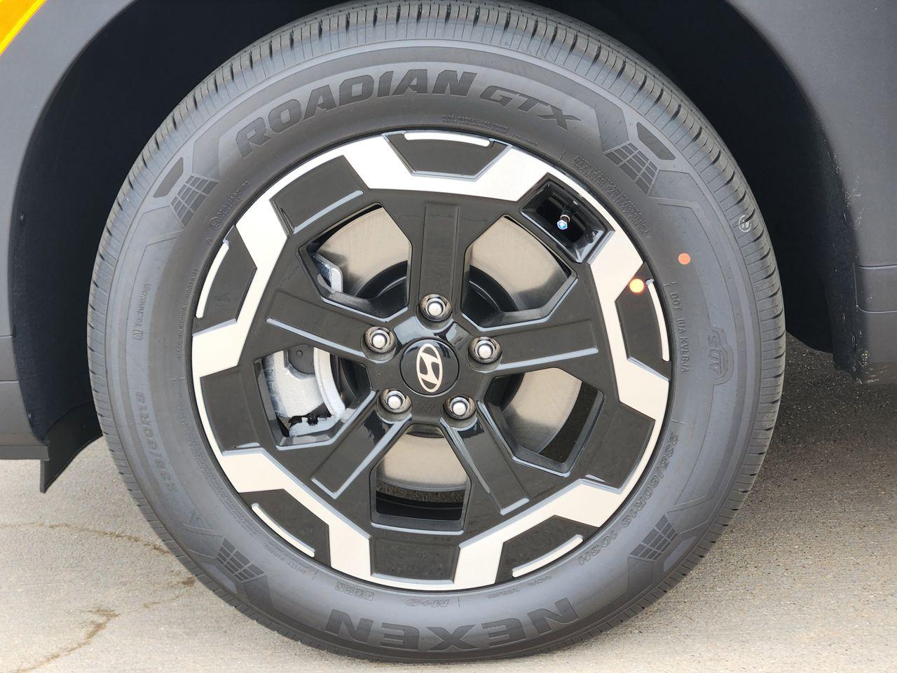 New 2026 S3B Black Hyundai SE FWD image 7