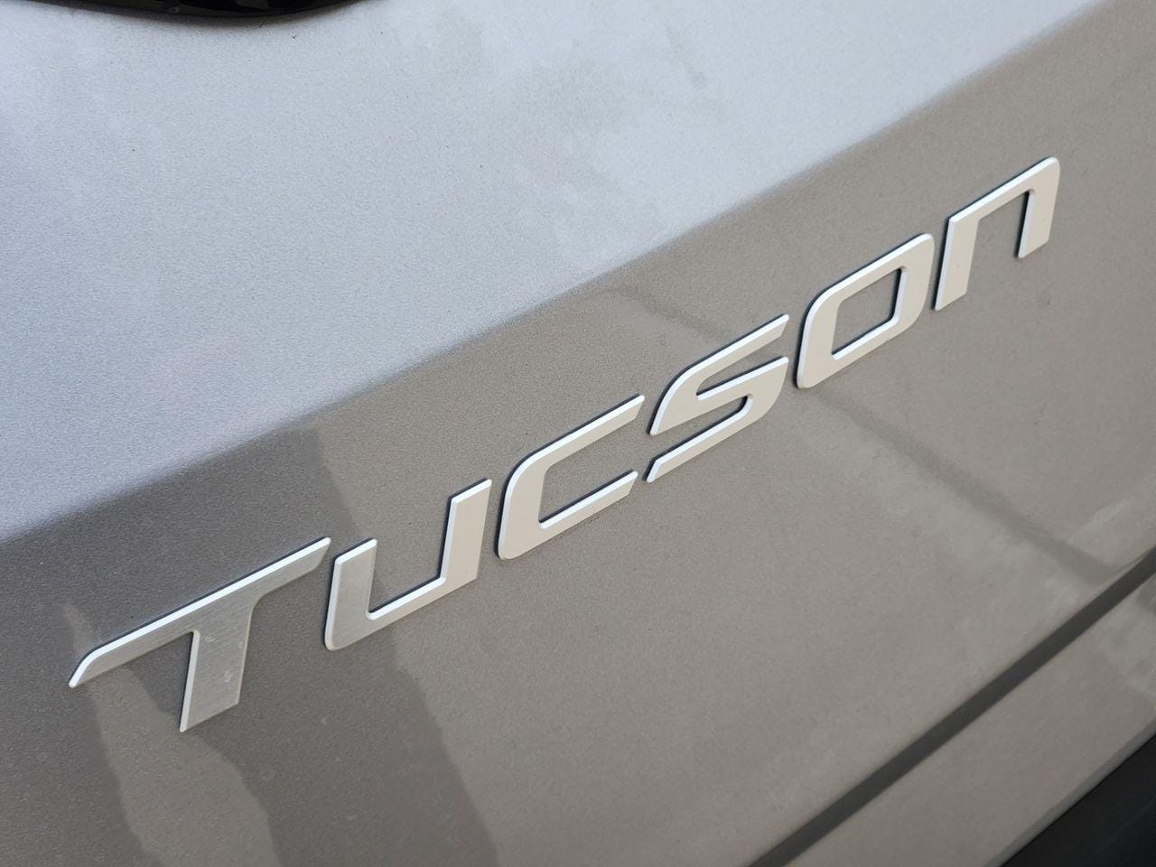 New 2026 R2T Silver Hyundai SEL Premium FWD image 8