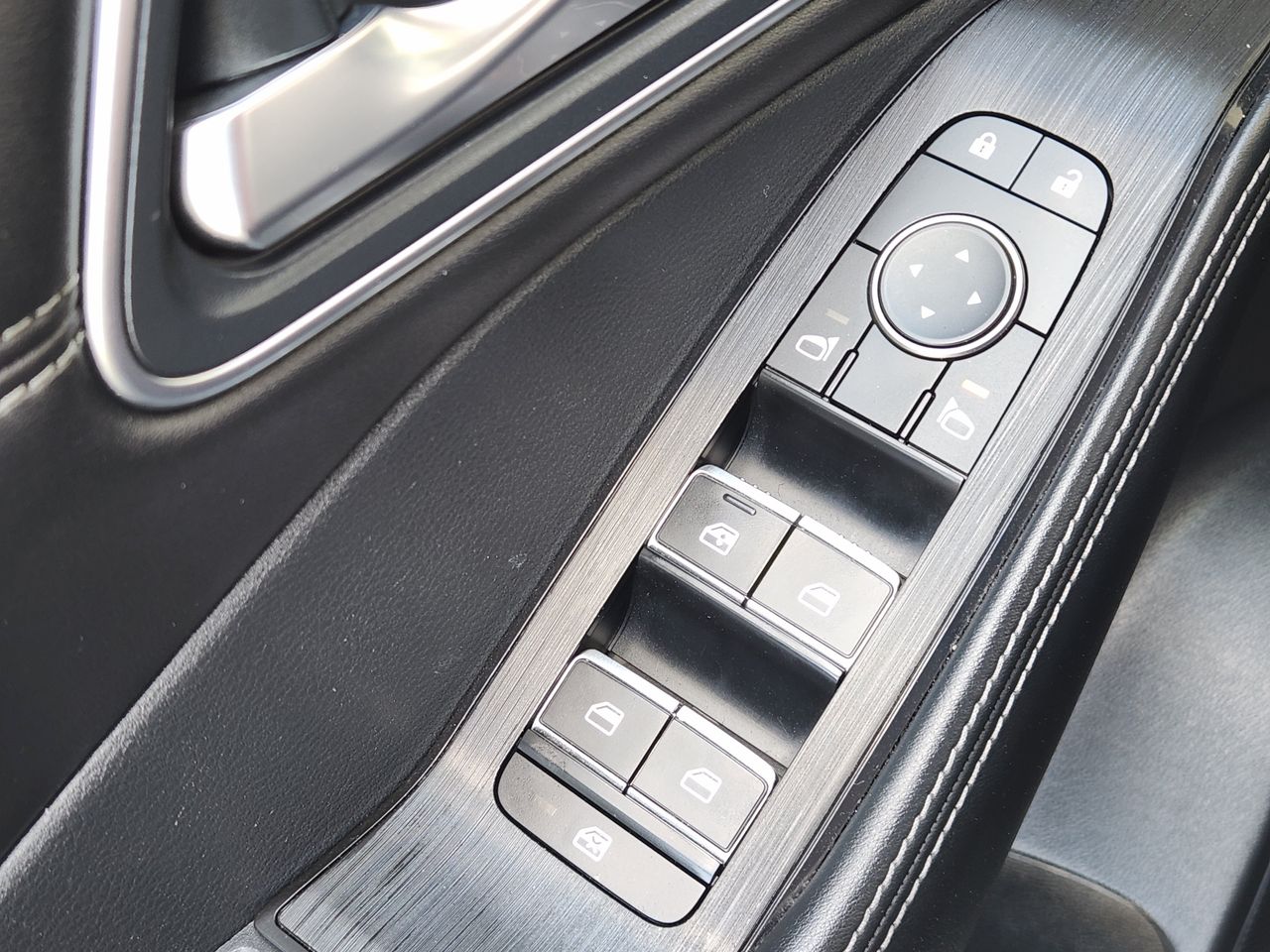 Used 2023 Super Black Nissan Platinum image 21