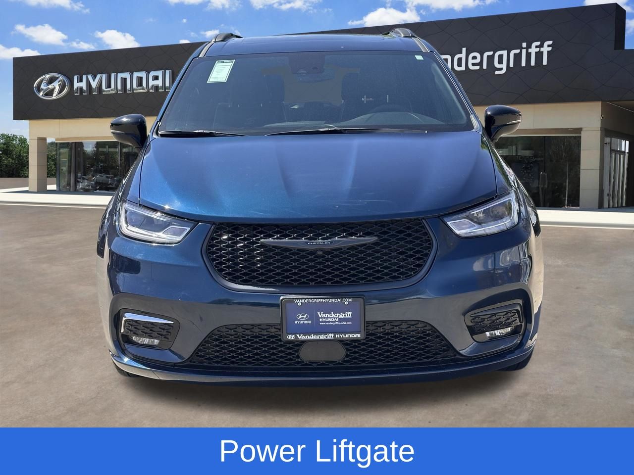 Used 2025 Fathom Blue Pearlcoat Chrysler Limited image 7