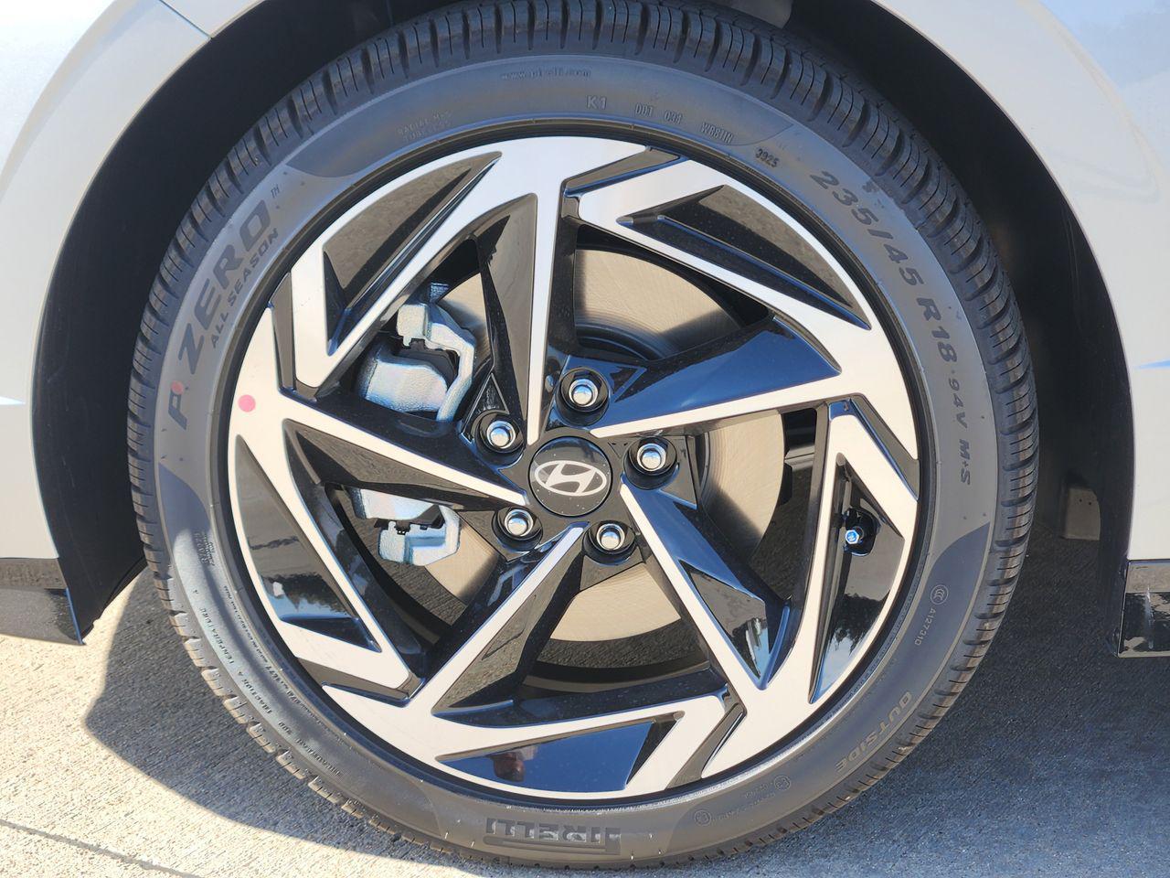 New 2026 T4A Silver Hyundai SEL Sport image 7