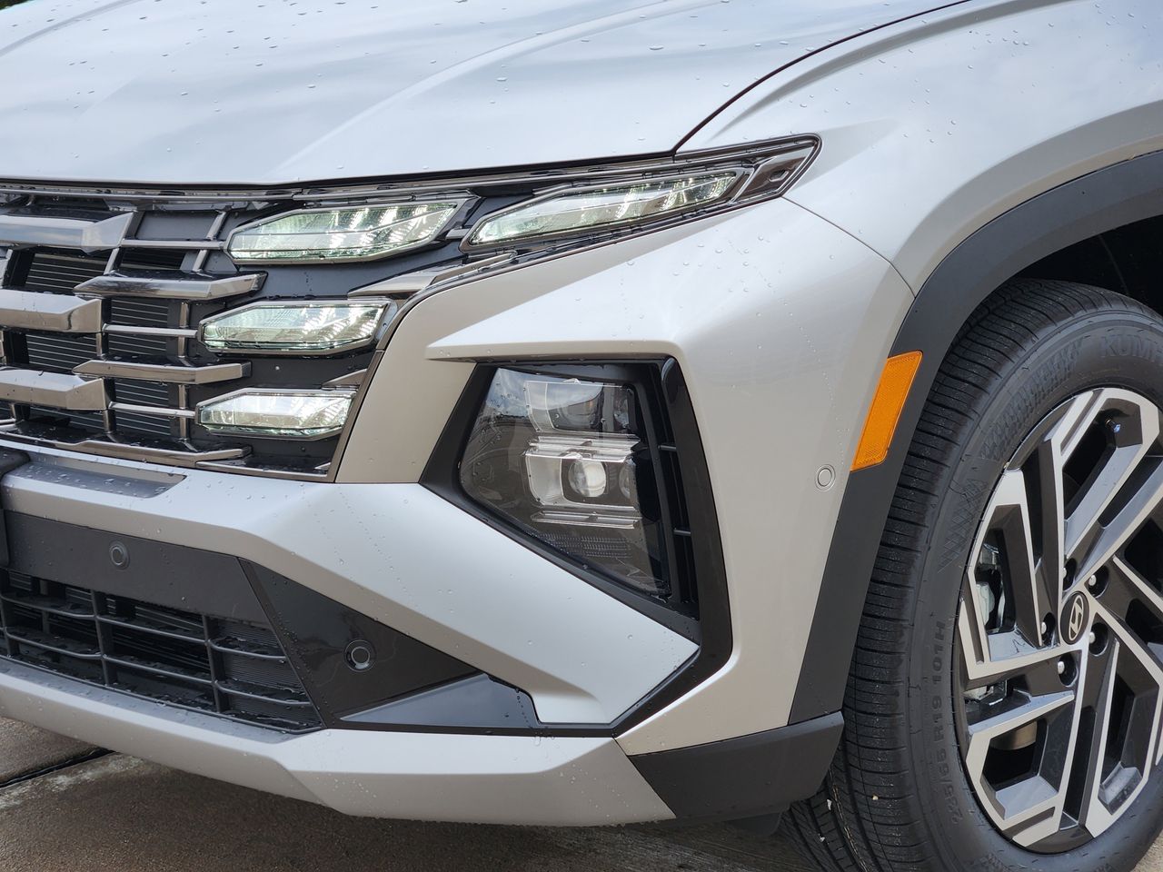 New 2026 R2T Silver Hyundai Limited FWD image 6