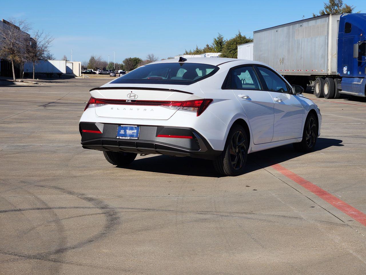 New 2026 W6H White Hyundai SEL Sport image 4