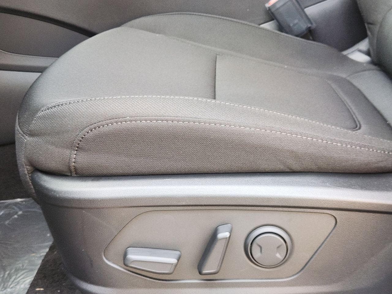 New 2026 S3B Black Hyundai SEL FWD image 23