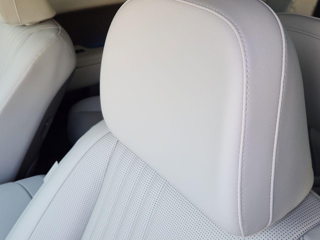 New 2026 A2B Black Hyundai SEL Premium FWD image 11